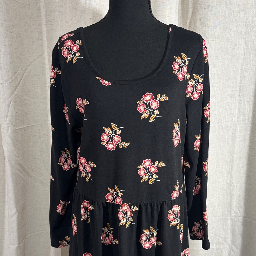 Old Navy Black and Red Floral Dress